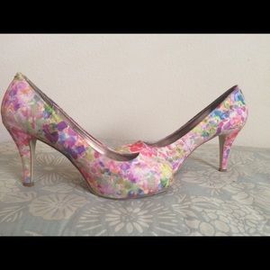 Madden girl floral pumps